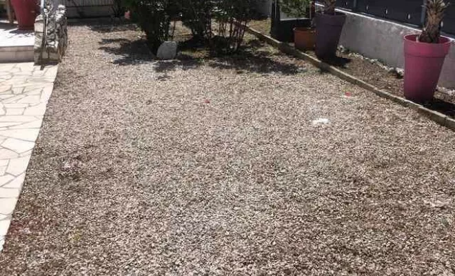 Finitions d'un terrain de pétanque